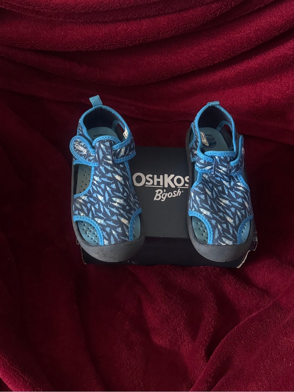 OshKosh B'gosh Blue Patterned Kids Water Shoes